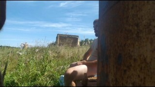 парни потрахались у водонапорной башни